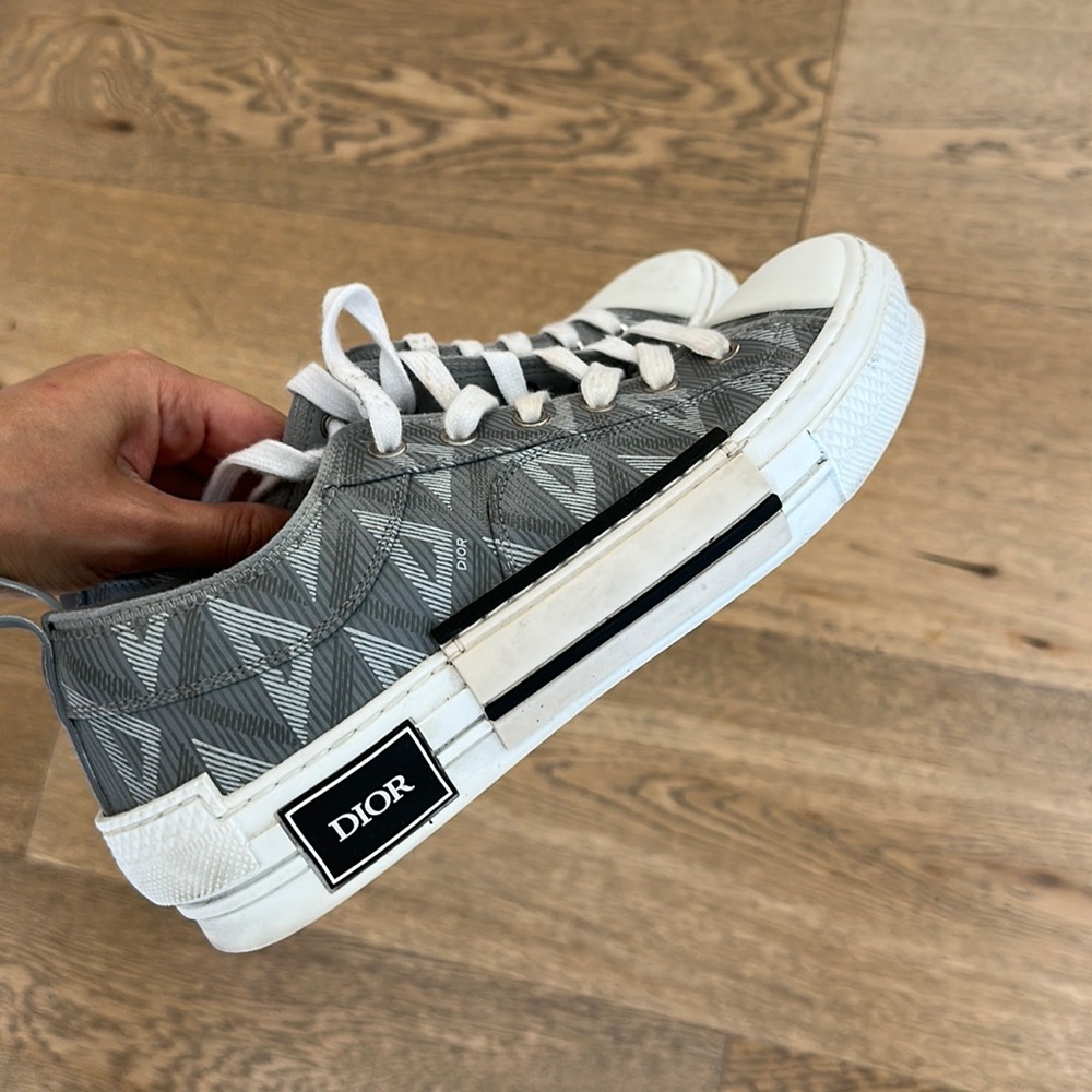 Men’s door shoes